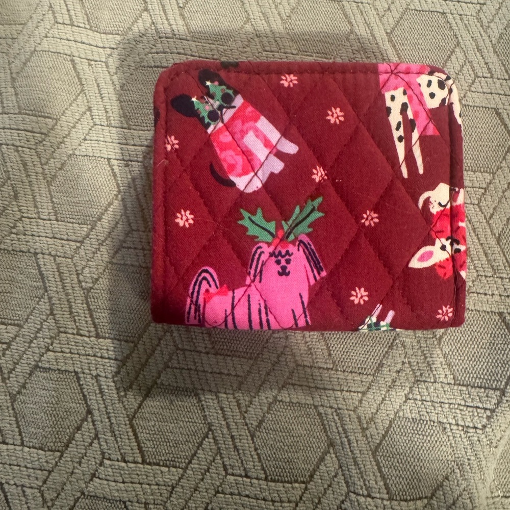 Vera Bradley Essential Small Cotton Wallet in "Holiday Hounds" new with tags